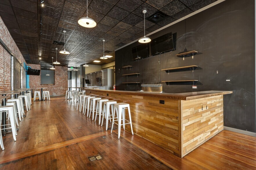 More Photos Of 214-226 E Main st, Walla Walla General Retail For Sale