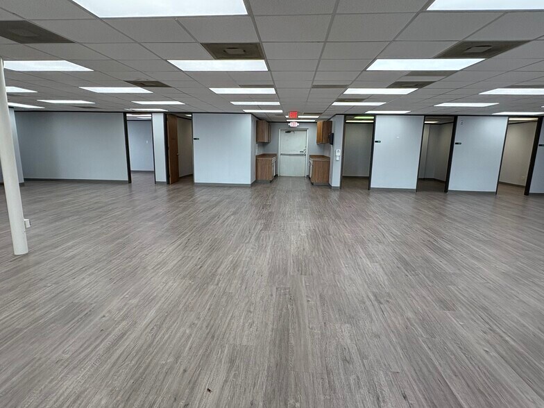 More Photos Of 1602 N Mechanic St, El Campo Land For Lease