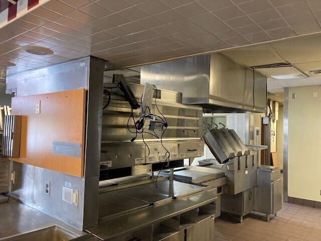 More Photos Of 1320 1st St, Kennett Fast Food For Lease