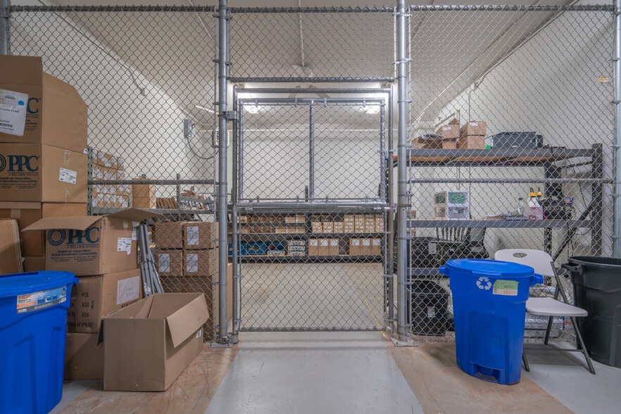 More Photos Of 2370 Justin Trl, Alpharetta Light Manufacturing For Sale