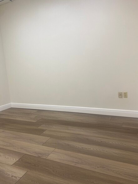 More Photos Of 3023 Eastland Blvd, Clearwater Coworking Space