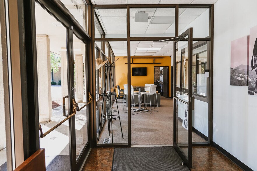 More Photos Of 130 Lexington Ln, Southern Pines Office For Lease