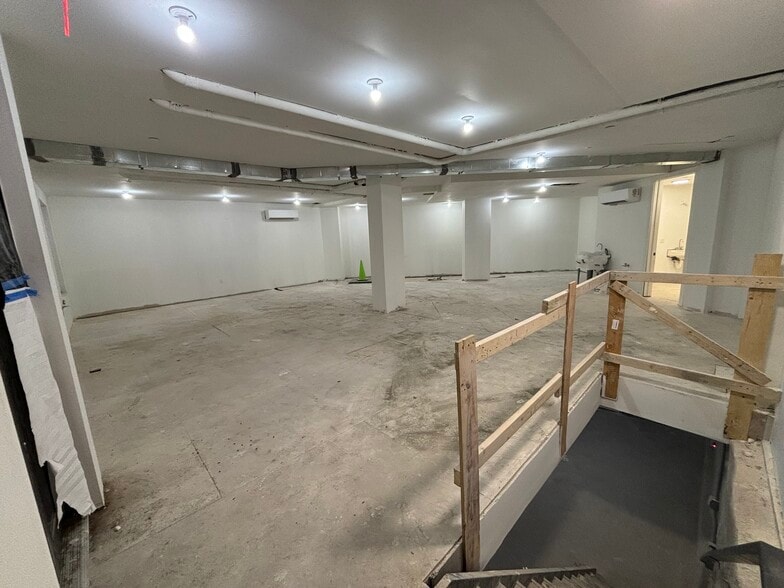 More Photos Of 1317 Myrtle Ave, Brooklyn Showroom For Lease