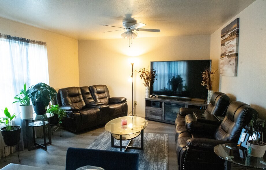 More Photos Of 141 Market St, Monticello Apartments For Sale