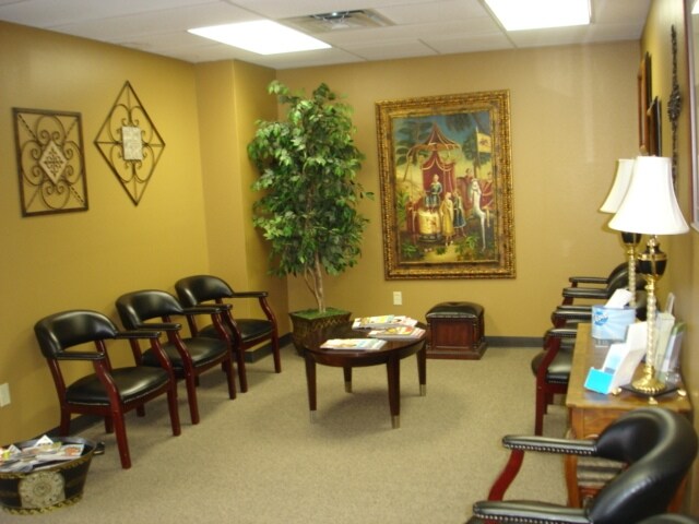 More Photos Of 1101 Alma St, Tomball Medical For Lease