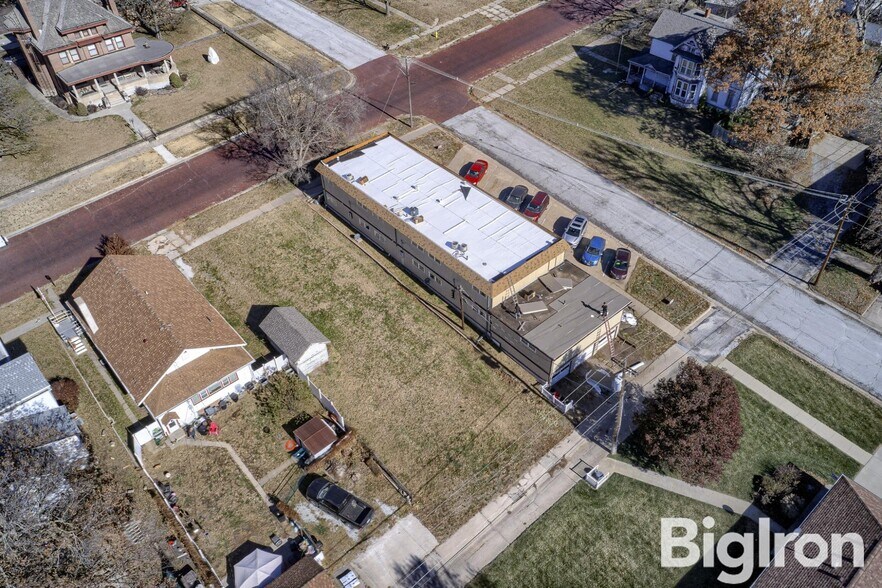 More Photos Of 525 I St, Fairbury Apartments For Sale