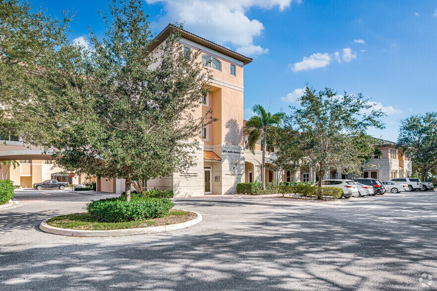 More Photos Of 1000 SE Monterey Commons Blvd, Stuart Unknown For Lease