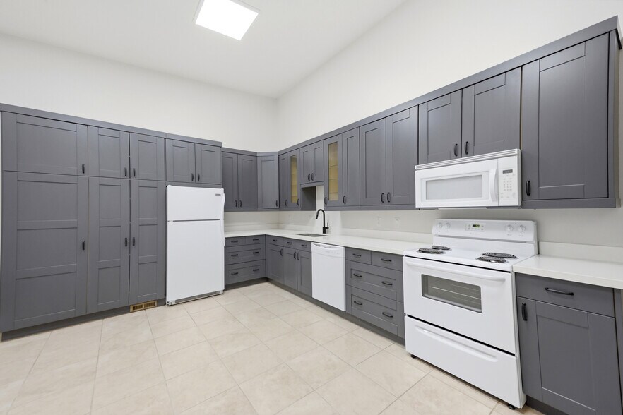 More Photos Of 1630 W 2225 S, Woods Cross Airplane Hangar For Lease