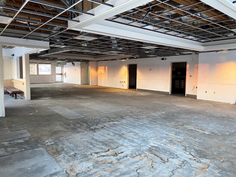 More Photos Of 33785 Van Dyke Ave, Sterling Heights Restaurant For Sale