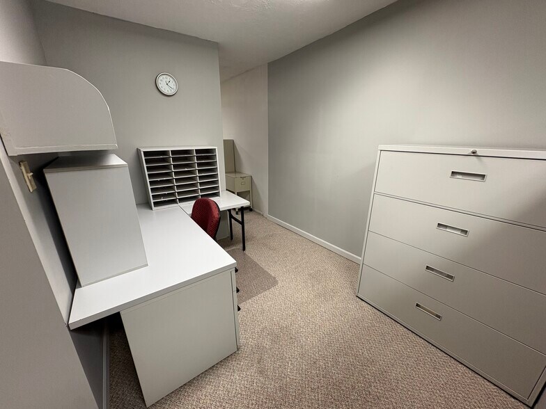 More Photos Of 109 Main st, Delphi Office For Lease