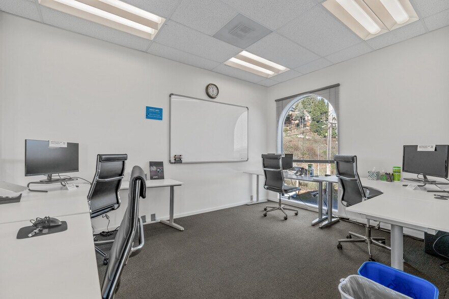 More Photos Of 4540 SW Kelly Ave, Portland Office For Sale