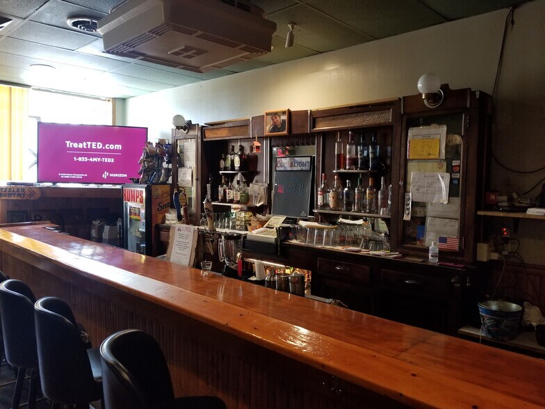 More Photos Of 409 Cavitt Ave, Trafford Bar For Sale