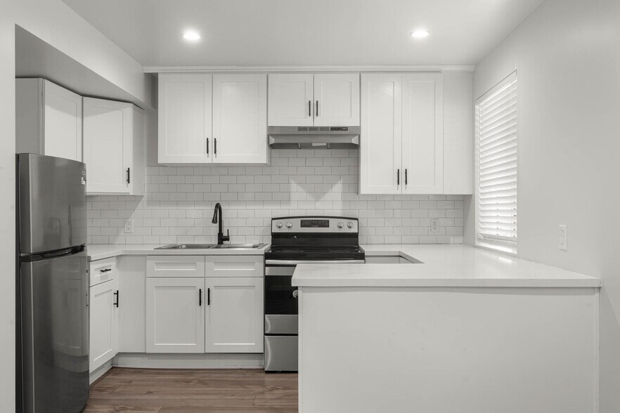 More Photos Of 6036 10th Ave, Los Angeles Apartments For Sale