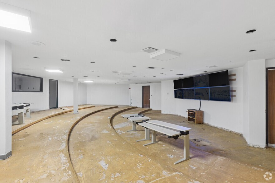 More Photos Of 2701 S Johnson St, San Angelo Industrial For Sale