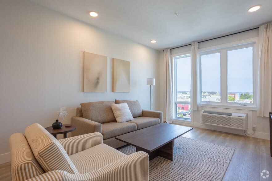 More Photos Of 232 East State St, Traverse City Apartments For Sale