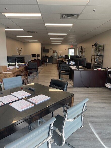 More Photos Of 40W222 Lafox Rd, St Charles Medical For Lease