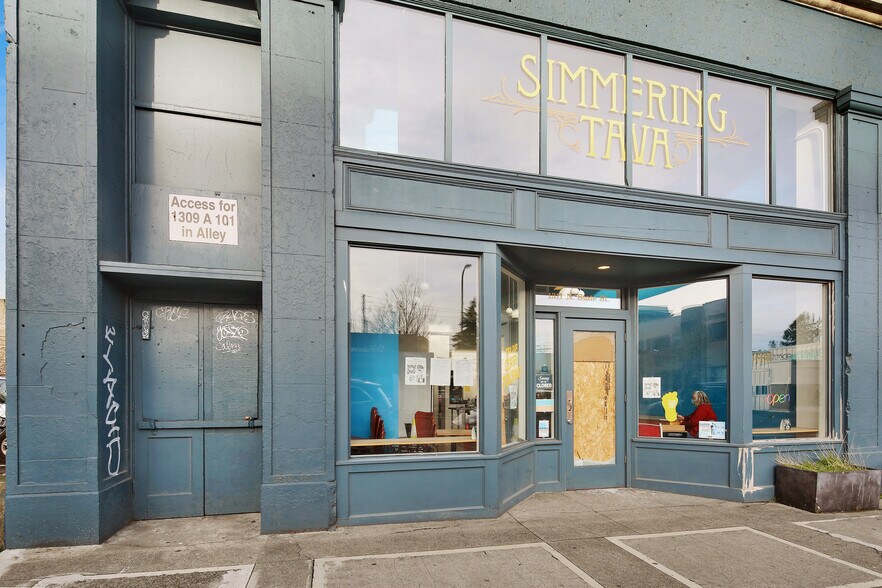 More Photos Of 1313 N State St, Bellingham Restaurant For Lease