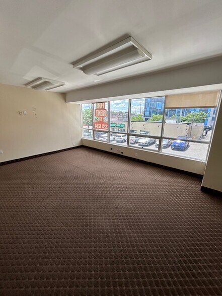 More Photos Of 215-45 Northern Blvd, Bayside Freestanding For Lease