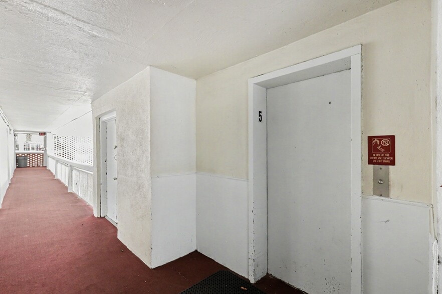 More Photos Of 1415 S Ocean Blvd, North Myrtle Beach Hotel For Sale