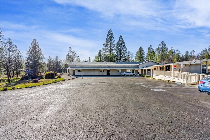 More Photos Of 16850 Willow Glen Rd, Brownsville Storefront Retail Office For Sale