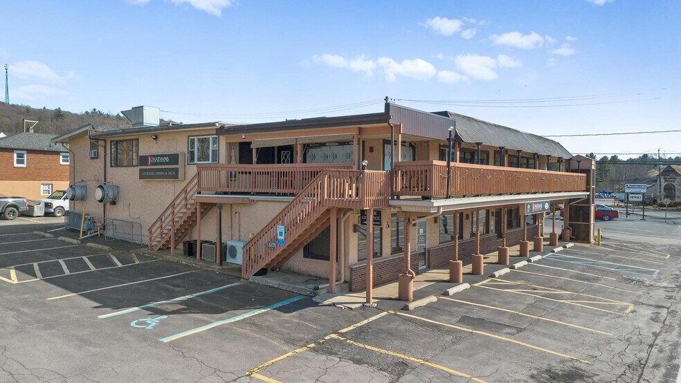 Primary Photo Of 31 Lakeside Dr, Harveys Lake Restaurant For Sale