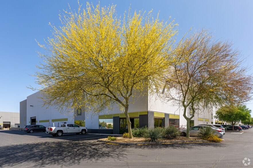 More Photos Of 23610 N 20th Dr, Phoenix Warehouse For Lease
