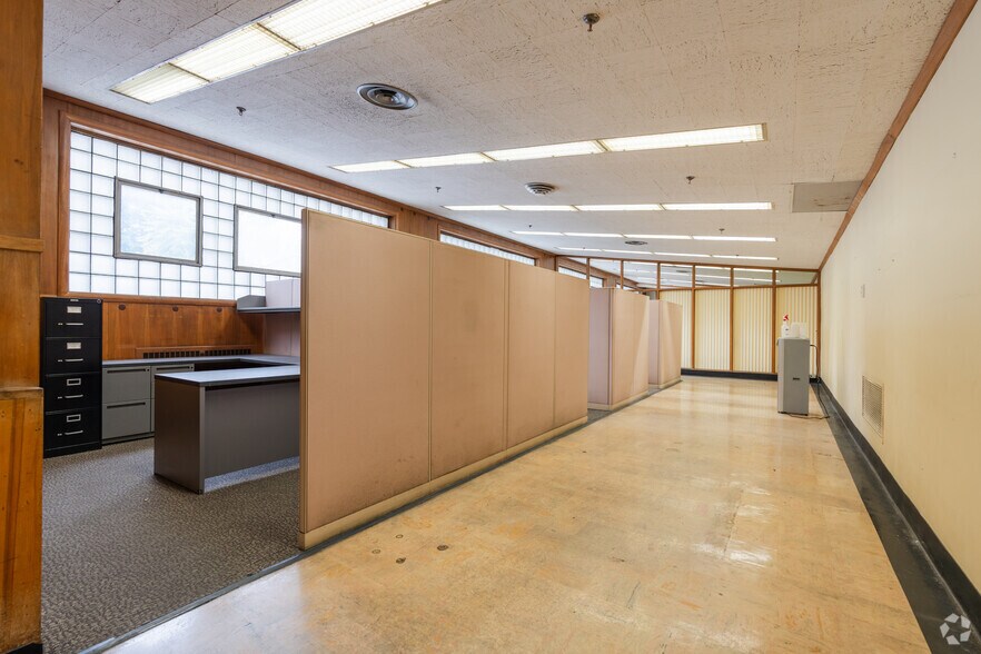 More Photos Of 1502 Beeler St, New Albany Manufacturing For Sale