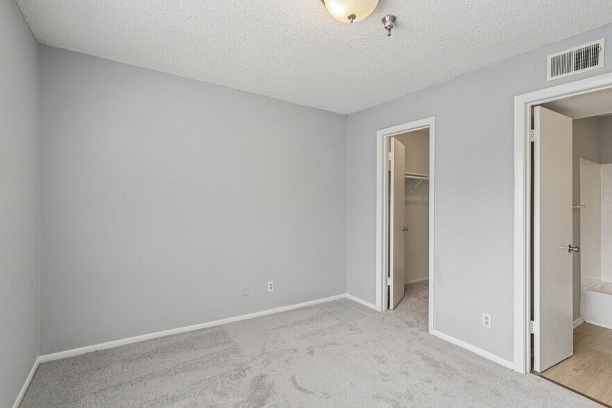 More Photos Of 4610 N Armenia Ave, Tampa Apartments For Sale