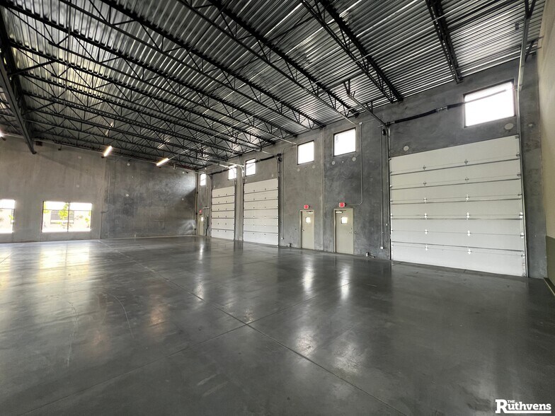 More Photos Of 3625 Jones Industrial Dr, Lakeland Unknown For Lease