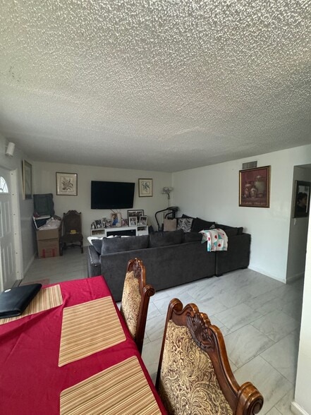 More Photos Of 821 S H St, Lake Worth Apartments For Sale