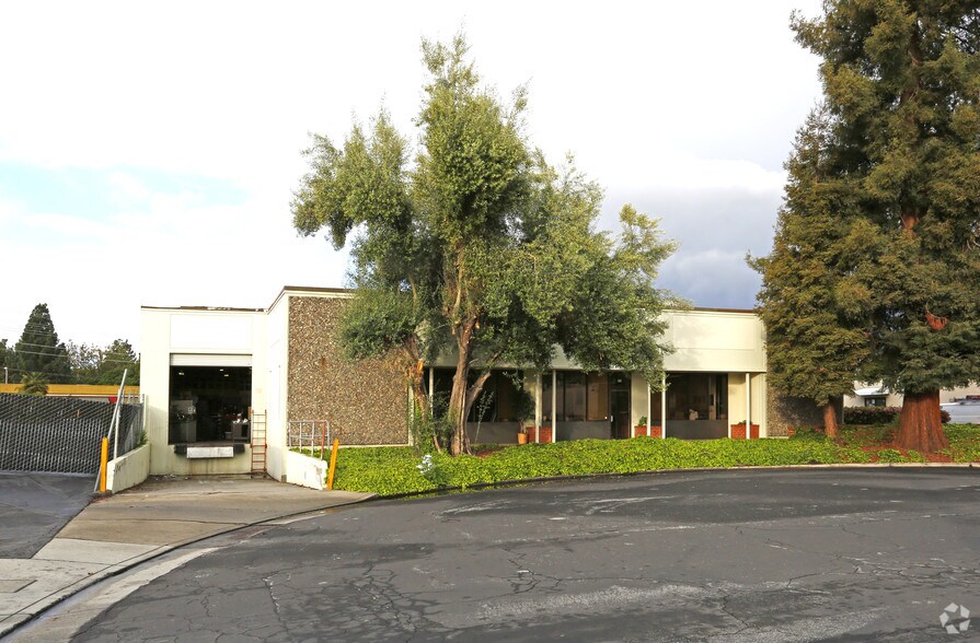 More Photos Of 306 Mathew St, Santa Clara Warehouse For Sale