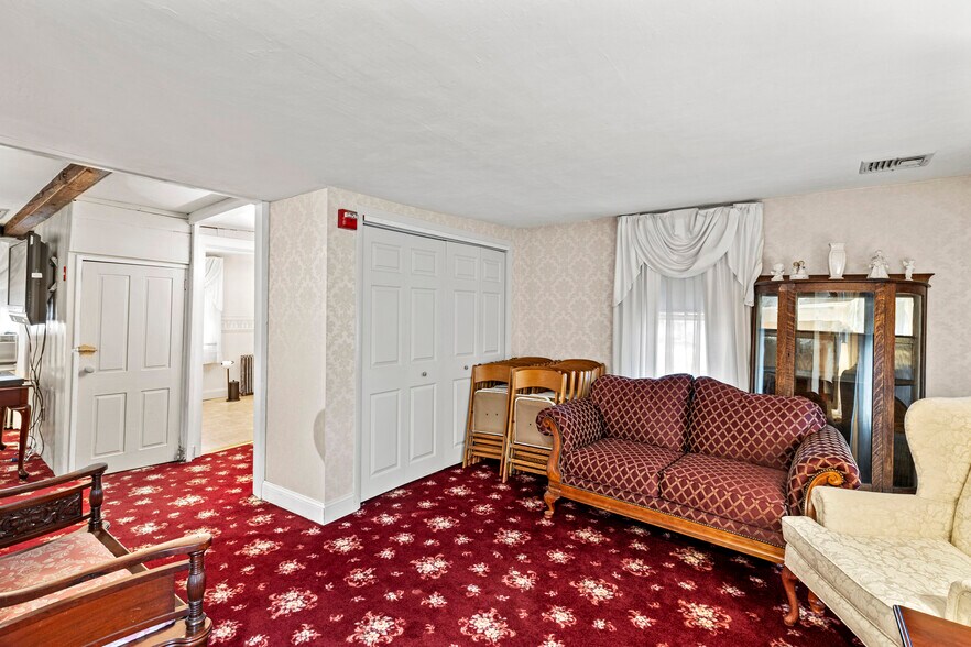 More Photos Of 4 W Washington St, Hanson Office For Sale