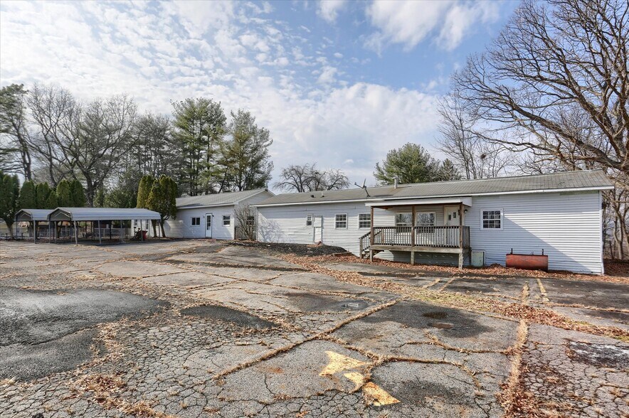 More Photos Of 145 Chamberlaine Ave, Pottsville Flex For Sale