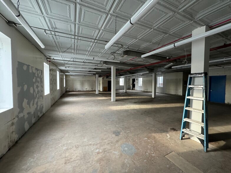 More Photos Of 617-619 W 181st St, New York General Retail For Lease
