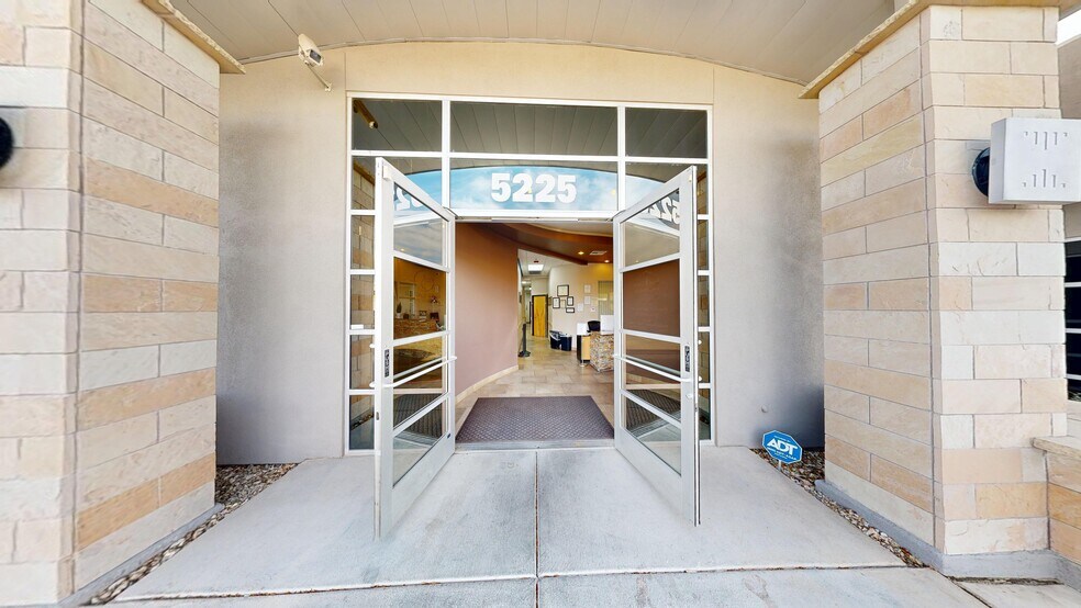 More Photos Of 5225 S Durango Dr, Las Vegas Medical For Sale