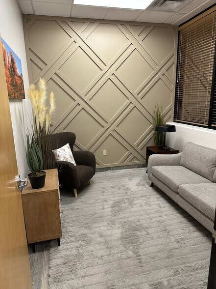 More Photos Of 4025 W Chandler Blvd, Chandler Coworking Space