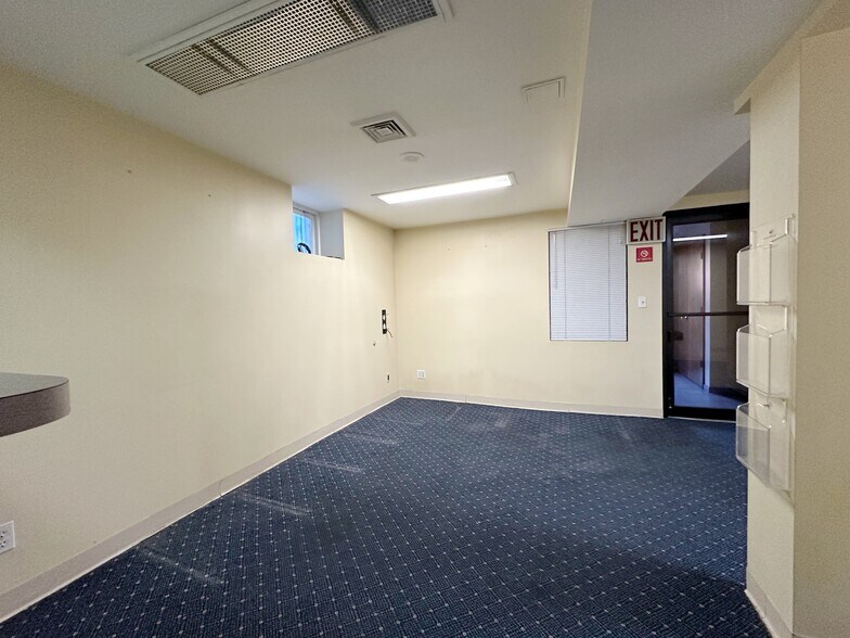 More Photos Of 364-366 97th St, Brooklyn Office Residential For Lease