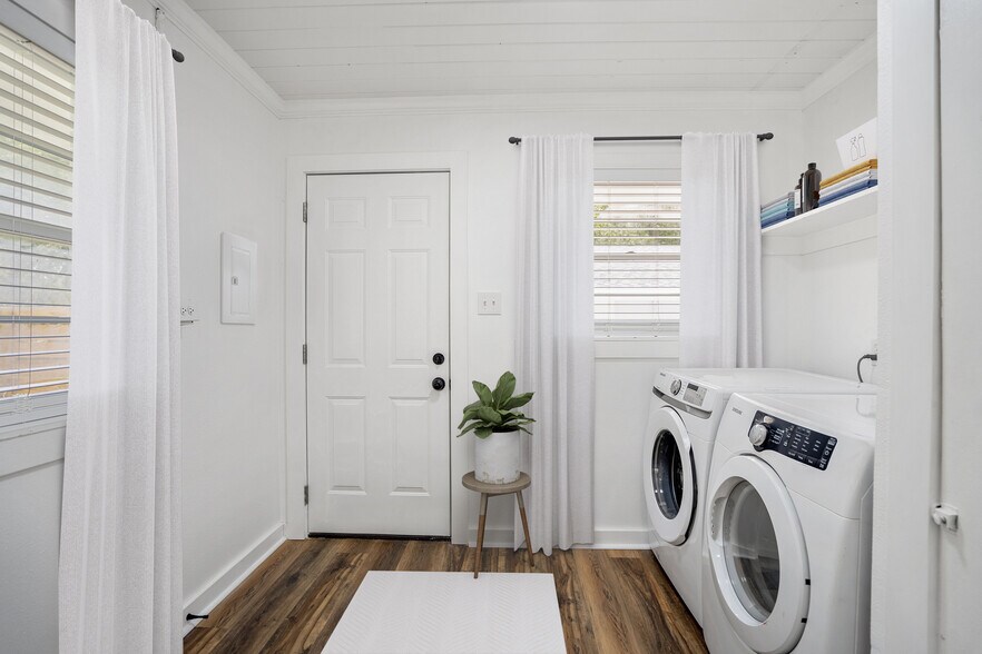 More Photos Of 907 E 27th St, Bryan Apartments For Sale