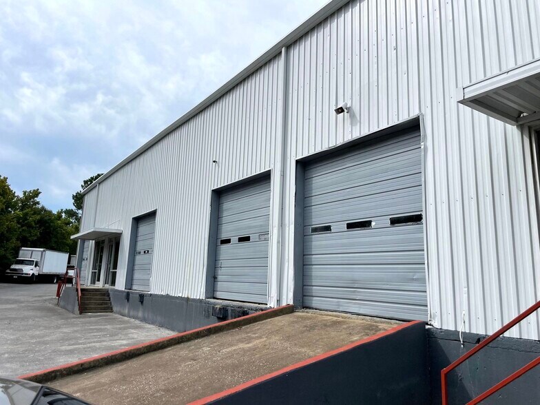 More Photos Of 123-139 Ragland Rd, Jackson Warehouse For Lease