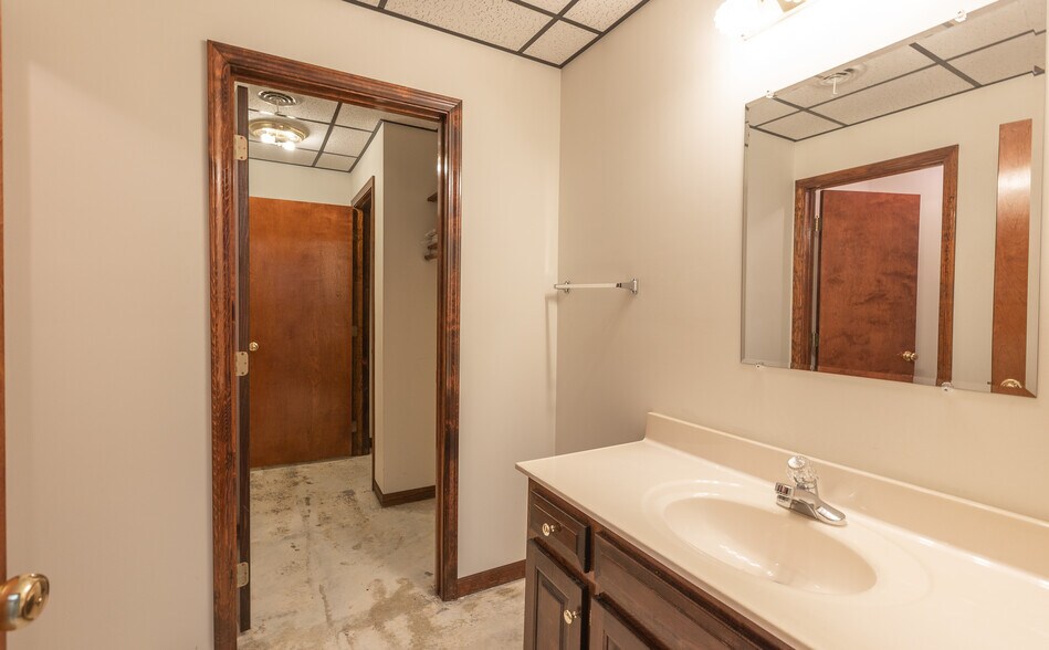 More Photos Of 216 W 2nd St, Dixon Bank For Sale