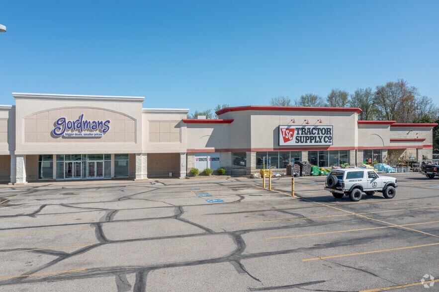 More Photos Of 6581-6601 N Ridge Rd, Madison Unknown For Lease