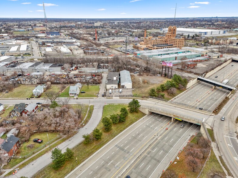 More Photos Of 15306 Rosa Parks Blvd, Detroit Warehouse For Sale