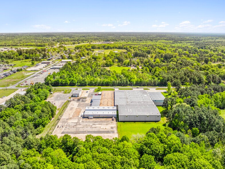 More Photos Of 6900 Woolworth Rd, Shreveport Warehouse For Lease