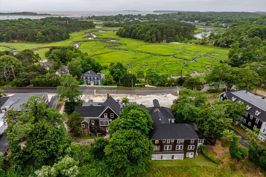 More Photos Of 70 Main St, Wellfleet Hotel For Sale