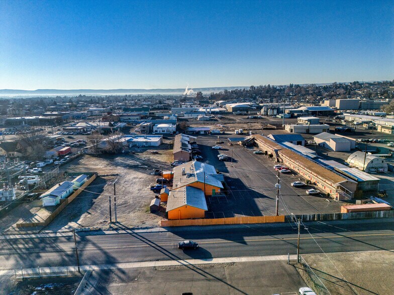 More Photos Of 410 Yakima Valley Hwy, Sunnyside General Retail For Sale