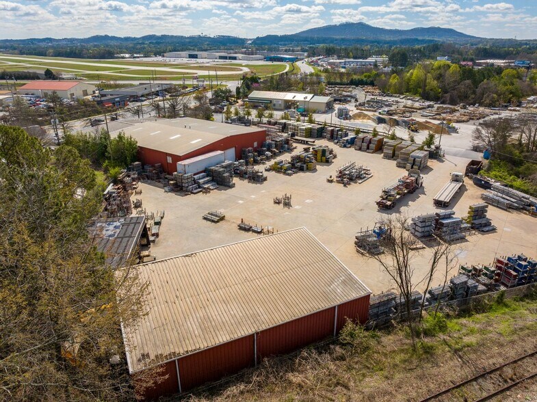 More Photos Of 2505 S Main St, Kennesaw Warehouse For Lease