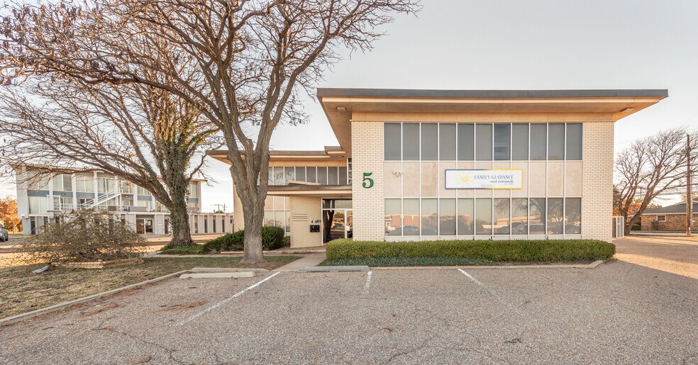 More Photos Of 5 Briercroft Office Park, Lubbock Office For Sale