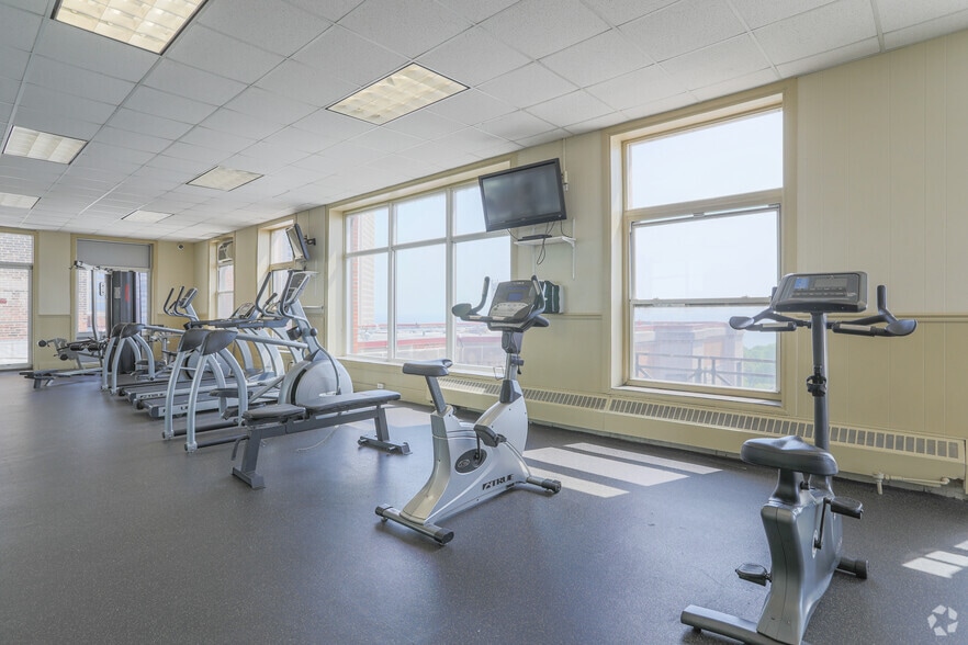 More Photos Of 5240 N Sheridan Rd, Chicago Apartments For Lease