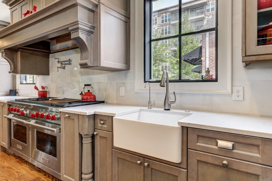 More Photos Of 2972 Lookout Pl NE, Atlanta Office Residential For Sale