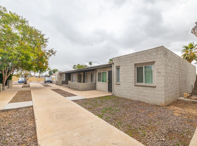 More Photos Of 5820 W Claremont St, Glendale Apartments For Sale